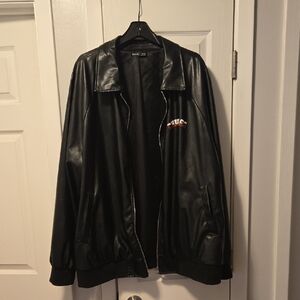 SHEIN Men's Black Faux Leather Jacket ⭐️✨️ PRE OWNED  ⭐️✨️   SIZE 4XL